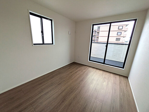 5.2帖洋室・バルコニー