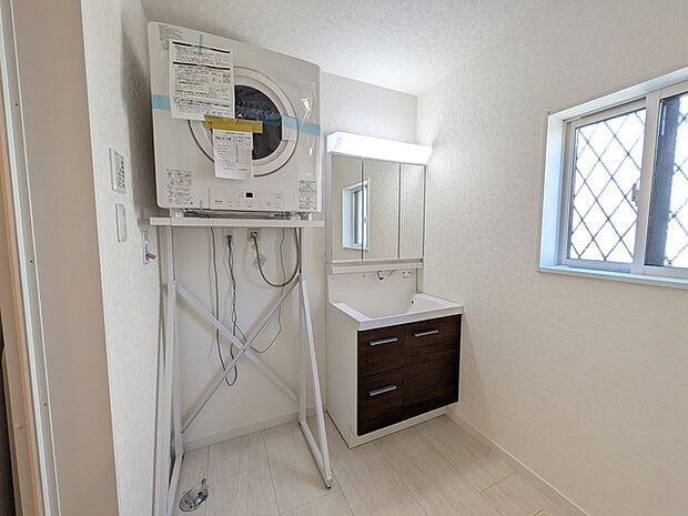 嬉しい乾燥機付き操作簡単のパネル式ウォシュレットタイプ