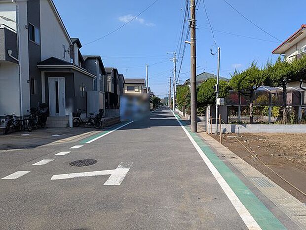 南西側公道に接道。日当たり良好です