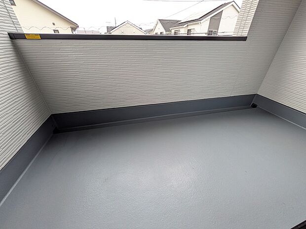 奥行たっぷりの南側バルコニースペース