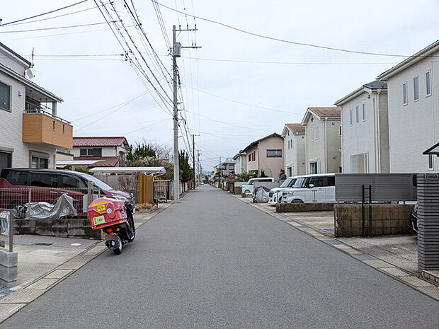 日々のお買い物に便利な商業施設が徒歩圏内に揃っております