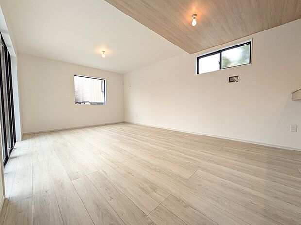 リビング部分には冬でも足元ポカポカの床暖房付き