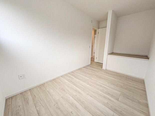 なにを置くか楽しみな収納棚♪