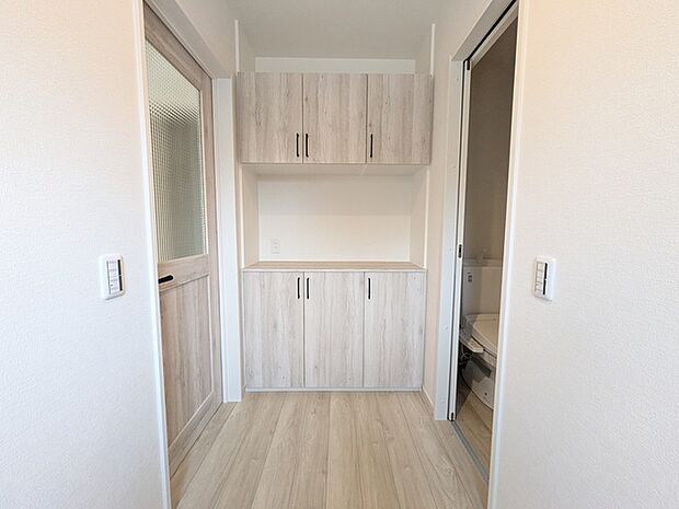 1階ホールに設置の玄関収納