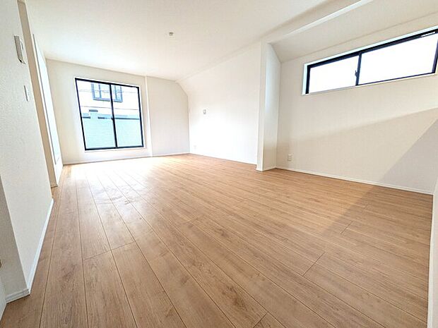 2階LDKはゆったり約18.4帖