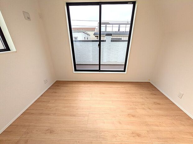 バルコニーへ出入り可能です