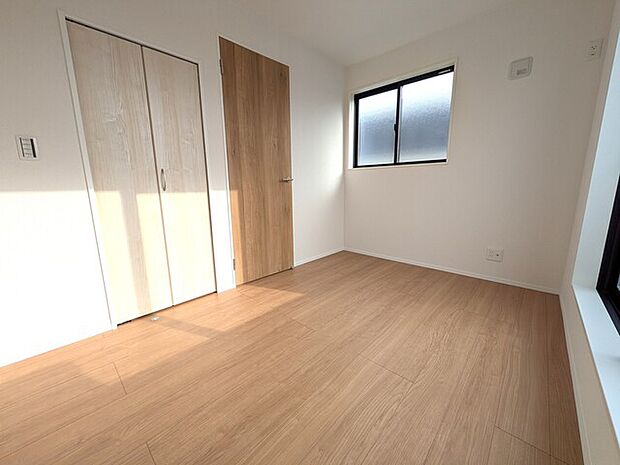 各居室に収納スペース付き