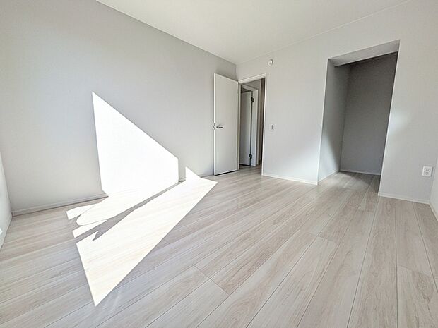 大型家具を配置しても余裕の広さです