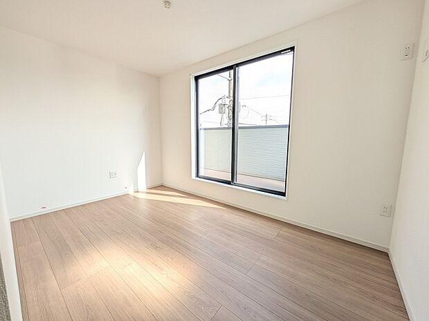 3F居室からはバルコニーに出入り可能でお布団干しも楽々です