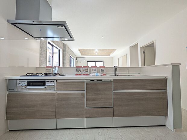 料理をしながら子供の様子が見えるダイニングキッチン