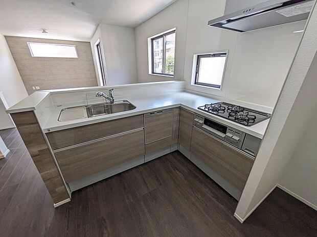 作業動線が短く効率的に調理ができるL字型キッチン