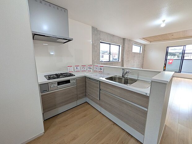 使い勝手が良いと評価が高いL字型のキッチン