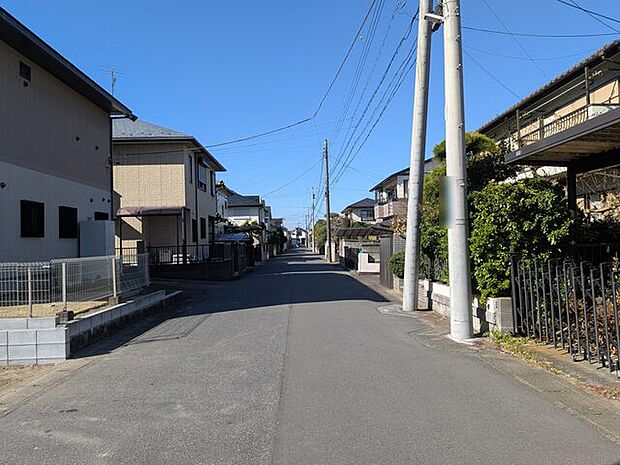 南側道路幅員6ｍ以上で駐車も容易です　