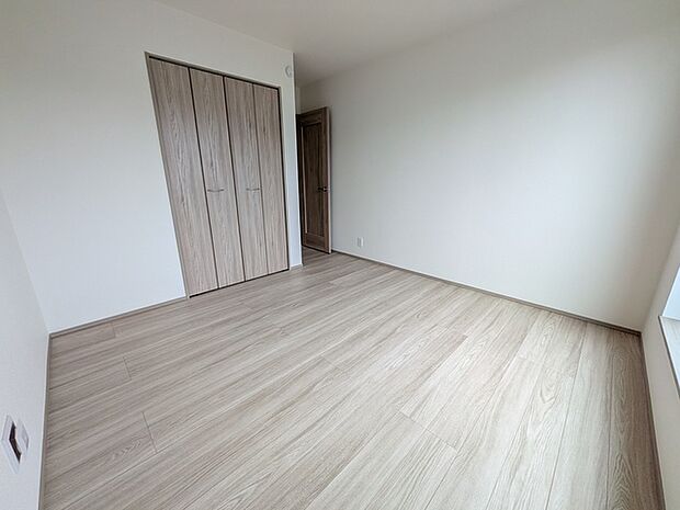 折れ戸クローゼットがついた洋室6.62帖