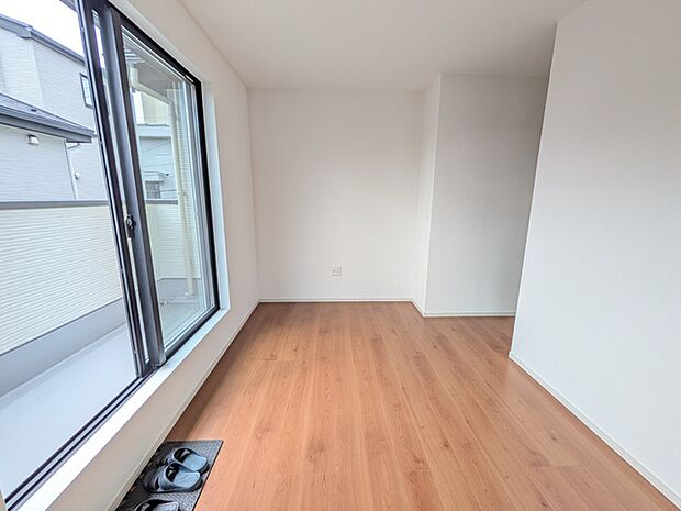 大型収納付きでお部屋を広くお使いいただけます