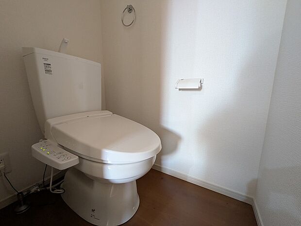 各フロアにウォシュレット付きトイレを設置