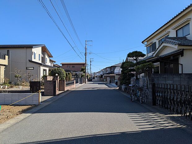 スーパー・コンビニも近く生活利便性◎