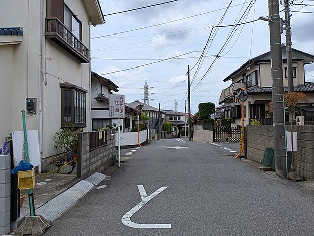 徒歩10分圏内に商業施設が揃う便利な住環境です