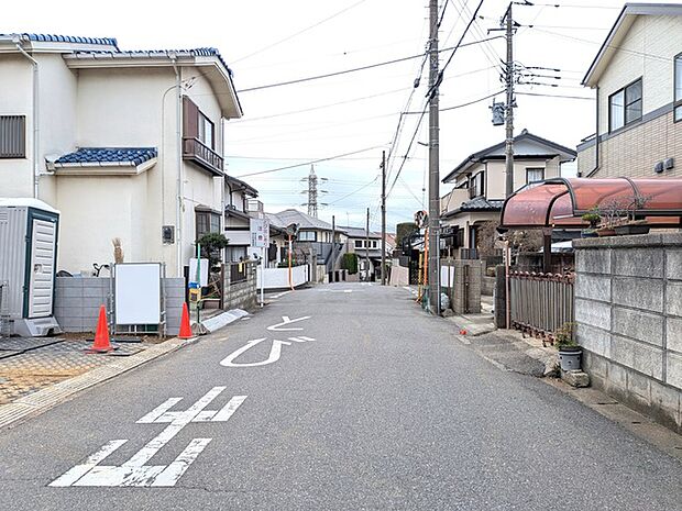 徒歩10分圏内に商業施設が揃う便利な住環境です
