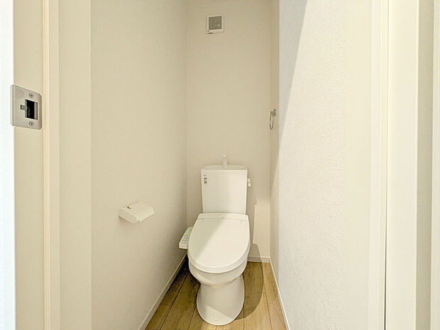 各フロアにウォシュレット付きトイレを設置