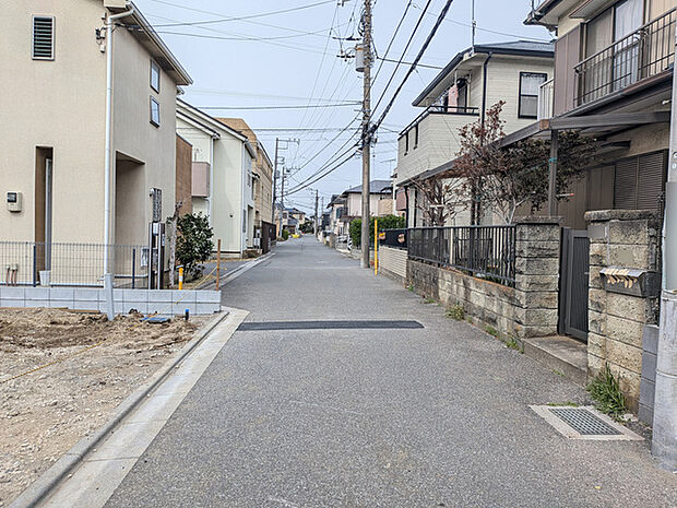 周辺は閑静な住宅街