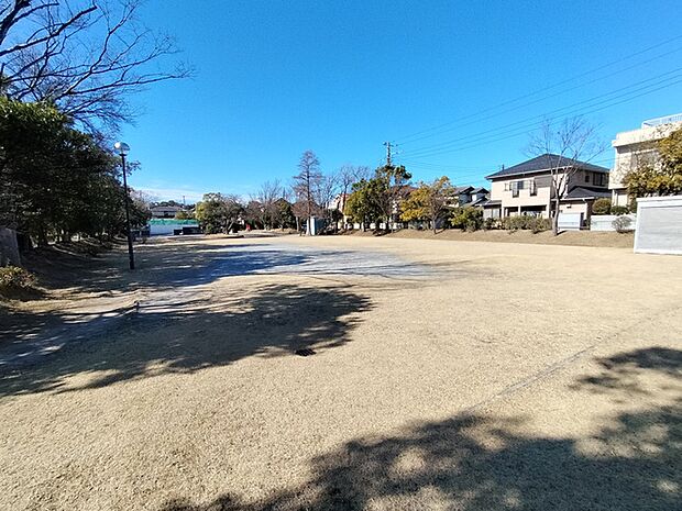 秋津4号児童公園300m徒歩4分