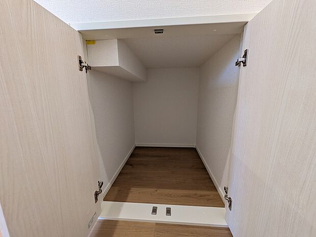 洋室4.6帖収納部分