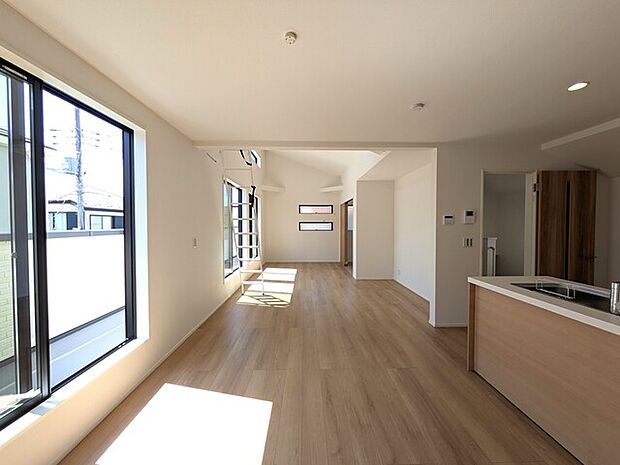 リビングは広々22.49帖