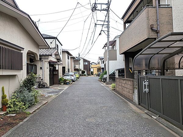小中学校徒歩10分圏内でお子様の通学・送迎も楽々です　