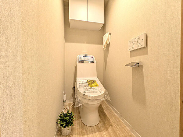 トイレは快適な温水洗浄機能付き