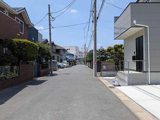 袖ケ浦東小学校徒歩3分・習志野市立第三中学校徒歩9分。子育てしやすい住環境