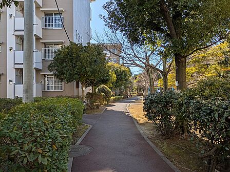 敷地内通路が整備されており、小さなお子様も安心して過ごせます。 