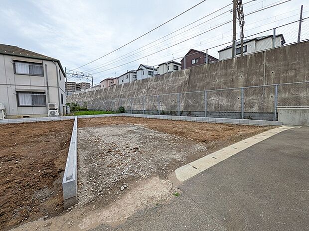 南西側道路接道につき日当たり良好です