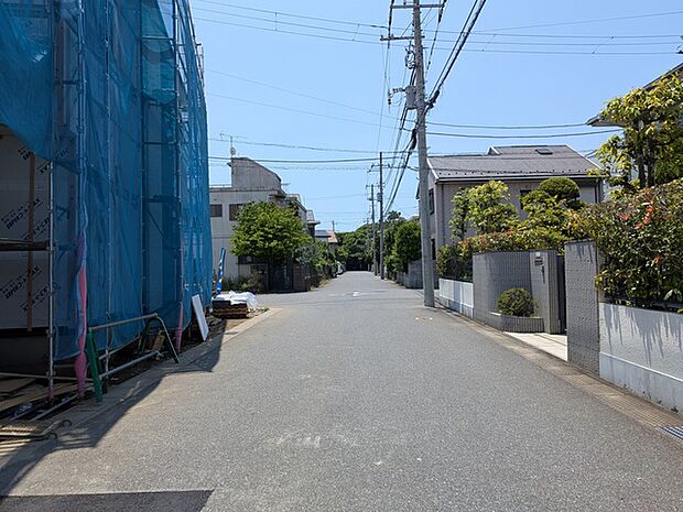 小学校徒歩4分、中学校徒歩7分と子育て環境も安心です♪