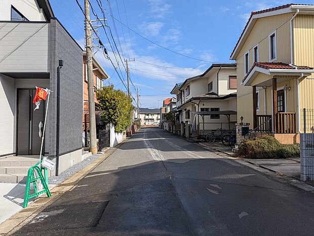 複数のスーパーマーケットが徒歩圏内に有り日々のお買い物も大変便利です