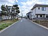 周辺：周辺は閑静な住宅街。袖ケ浦東小学校徒歩8分で送迎も楽々です　