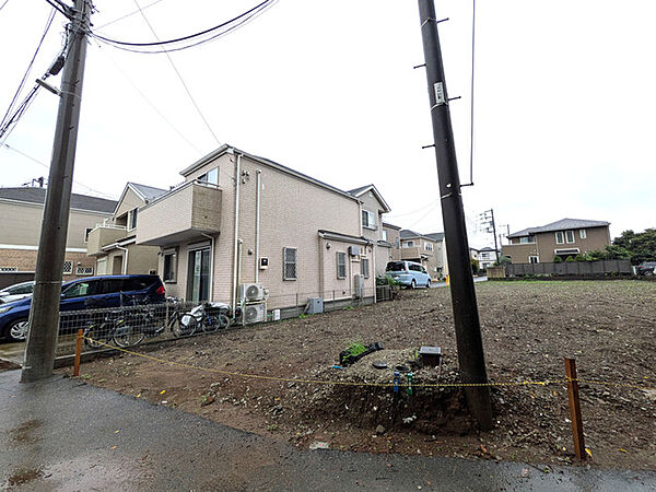 閑静な住宅地　朝の光が心地よい東側道路に接道　　