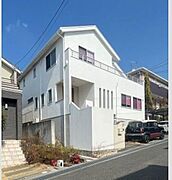 彩都西駅より徒歩15分 築16年8ヶ月の賃貸物件