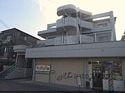 吹田駅より徒歩9分 3階 築38年の賃貸物件