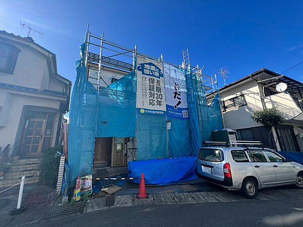 南東道路に面した間口の広い敷地で陽当たりも良好です