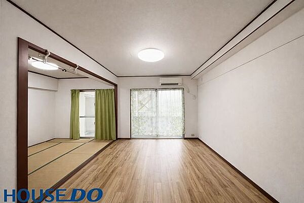同型写真（リビング）