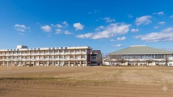 筑西市立関城西小学校 470m
