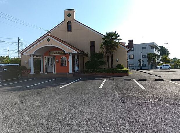 フライングガーデン下館店 920m