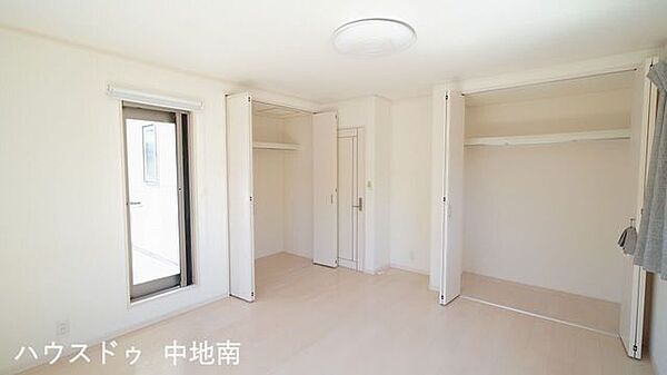 9.2帖の洋室は寝室に最適♪