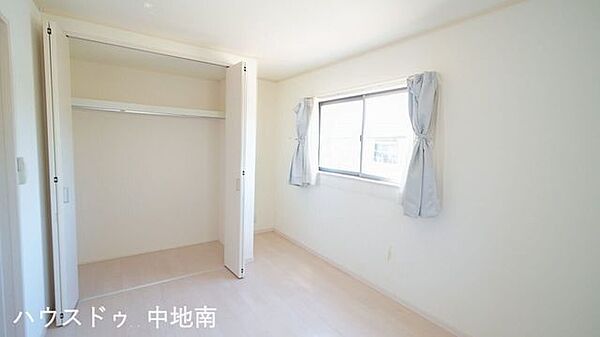 子供部屋や書斎としても使用できる洋室♪