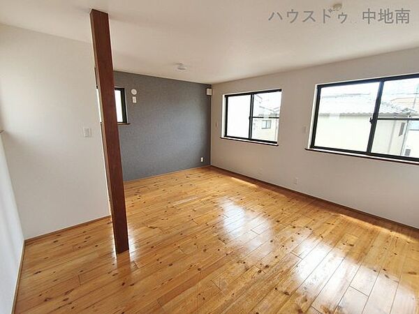 寝室に最適！広々9帖の洋室♪