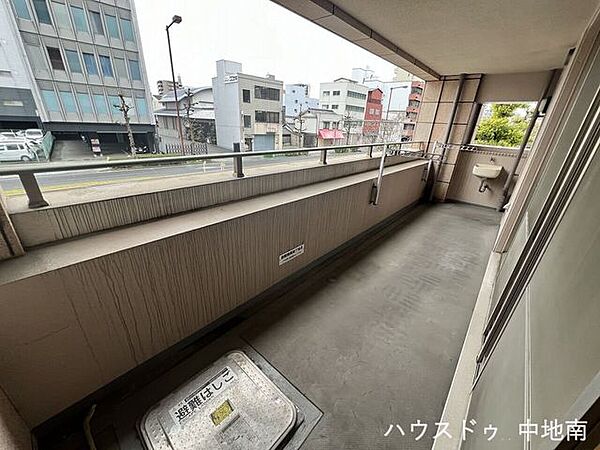 南向きで日当たり良好なバルコニー♪