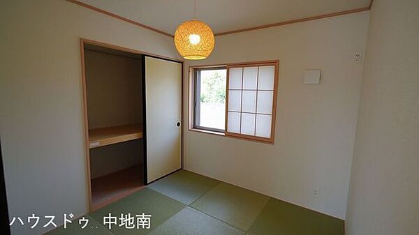 リビング横の4.5帖の和室♪