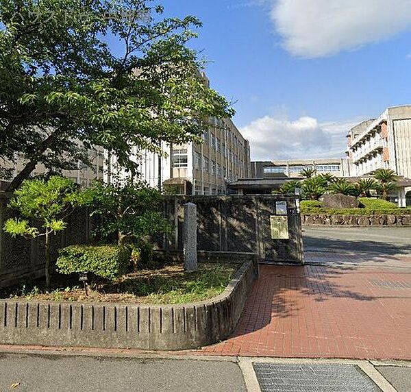 曽左小学校 1010m