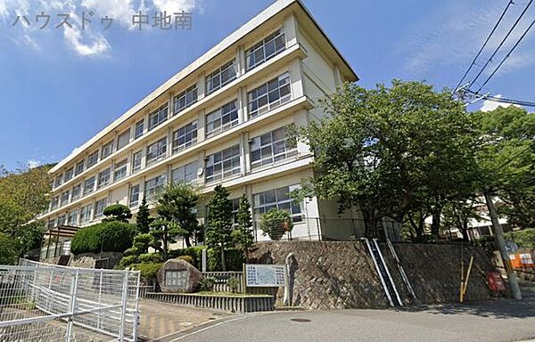 城山中学校 7640m